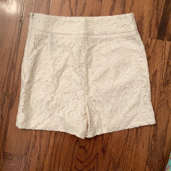 Express high-waisted lace short, size 00 - Picture 3 of 3